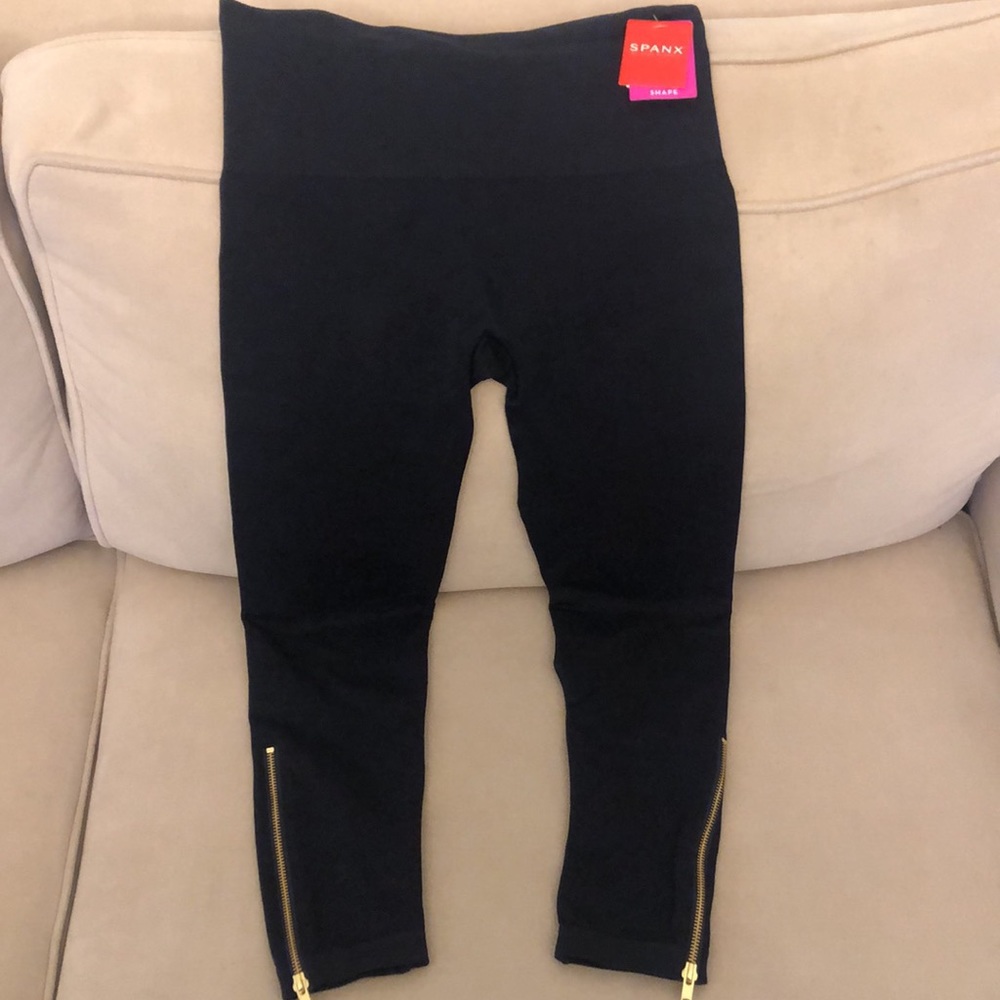 NWT! Spanx leggings with gold zipper at ankles